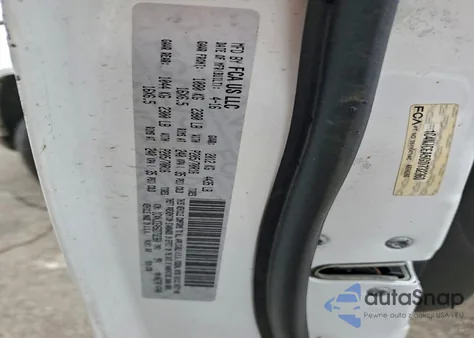 2016 Jeep Compass Latitude z USA, uszkodzony, nr VIN 1C4NJCEA5GD732360